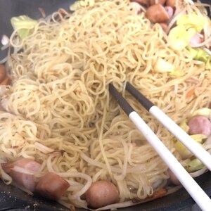 子供も大好き！イカ入り塩焼きそば